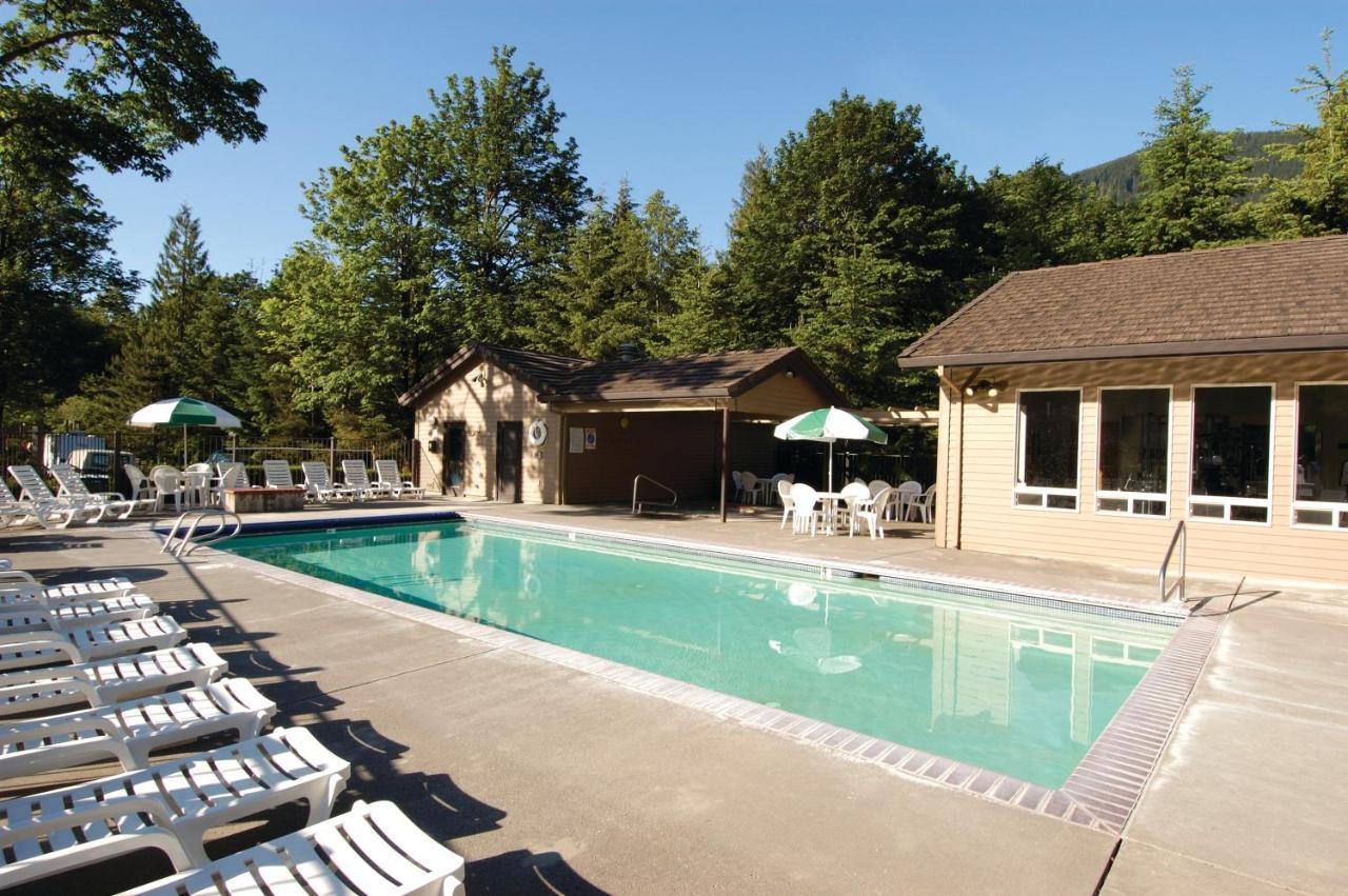 Whispering Woods Resort Welches Eksteriør bilde