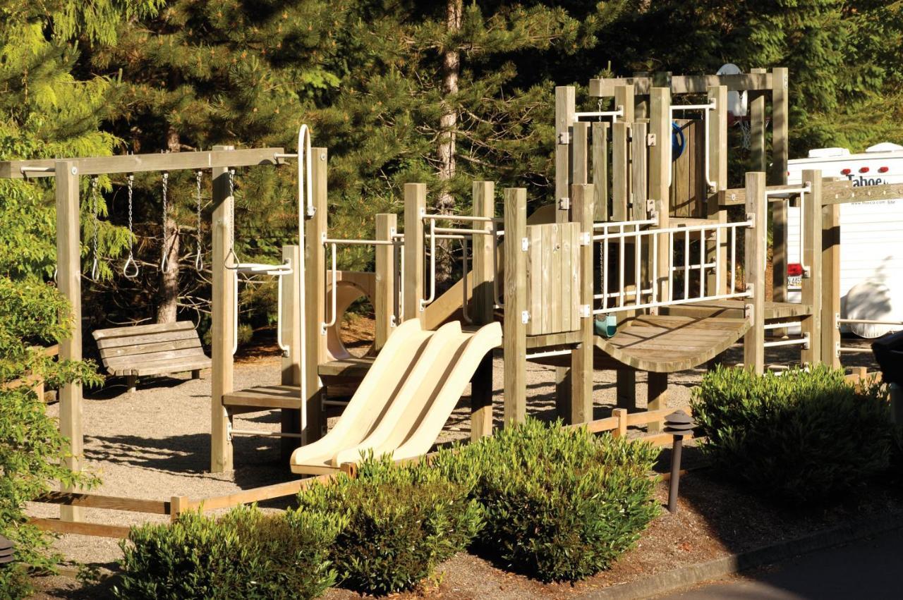 Whispering Woods Resort Welches Eksteriør bilde