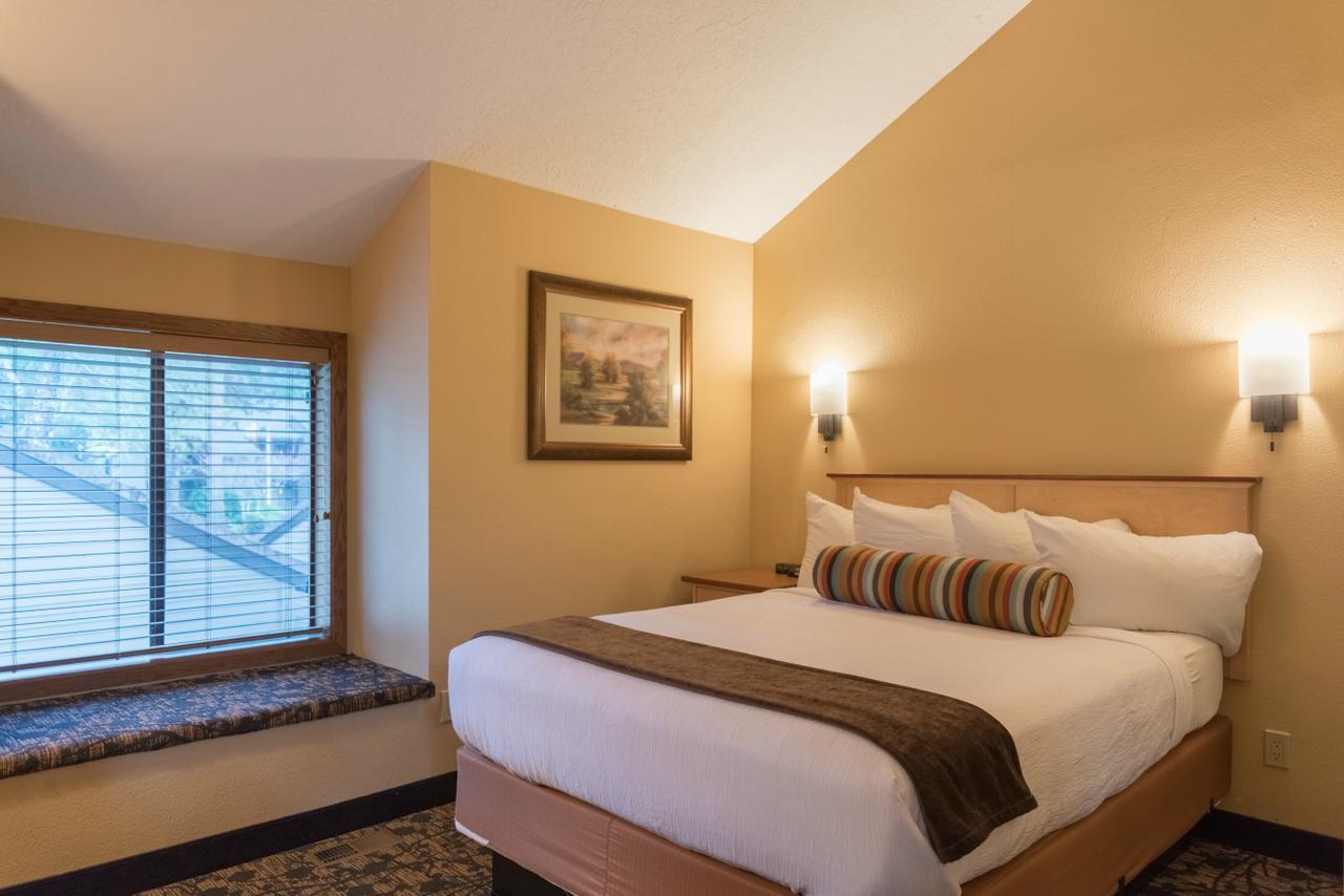 Whispering Woods Resort Welches Eksteriør bilde