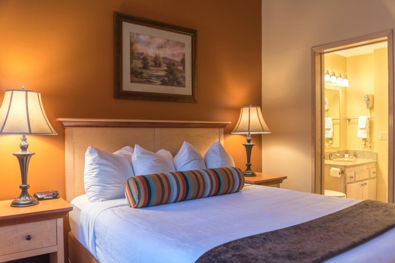 Whispering Woods Resort Welches Eksteriør bilde